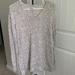 Grey/white sweater